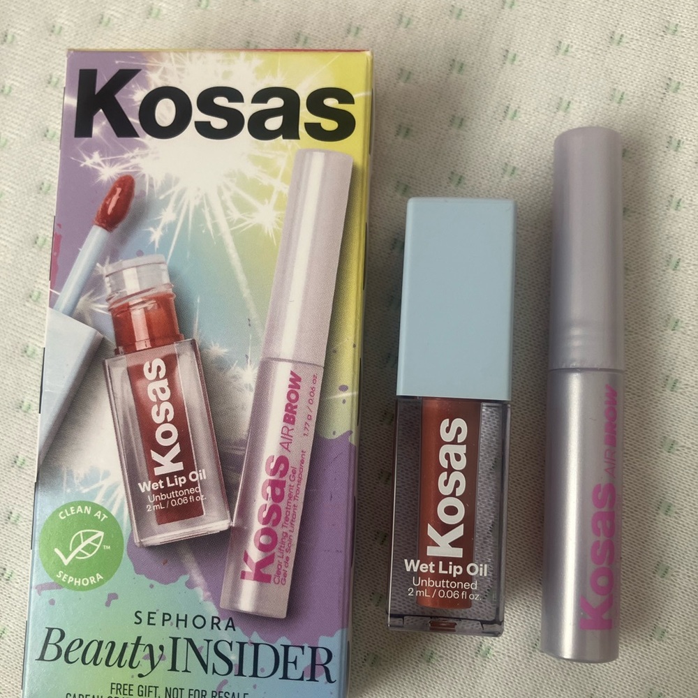 Make up Bundle (Kosas & Laura Mercier) FREE with purchase